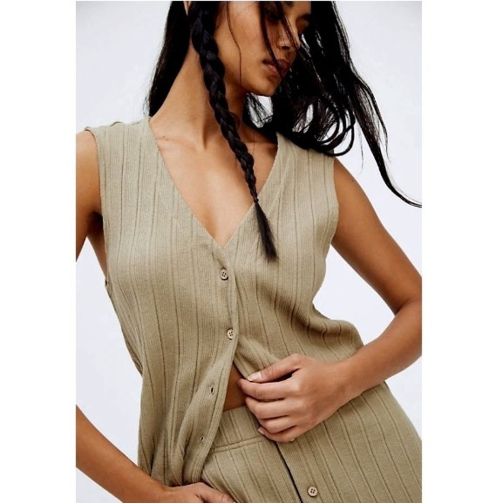 Free People Beach Buttoned Down Dana Knit Tank Top Light Olive Size XS EUC